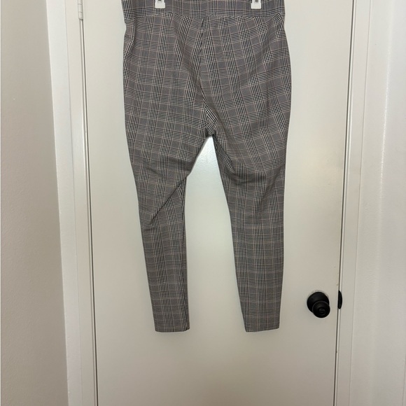 Old Navy Women’s Plaid Skinny Pants with Windowpane Pattern - Picture 2 of 2